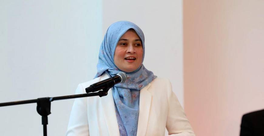 Naib Canselor UTeM Prof Ts Dr Massila Kamalrudin - FACEBOOKpix