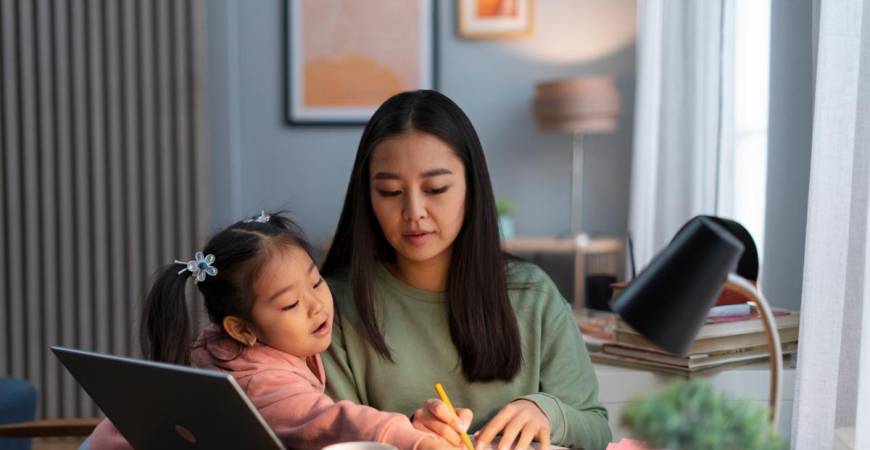 Mothers often become the ‘default parent‘, taking on the primary responsibility. – ALL PICS FROM FREEPIK