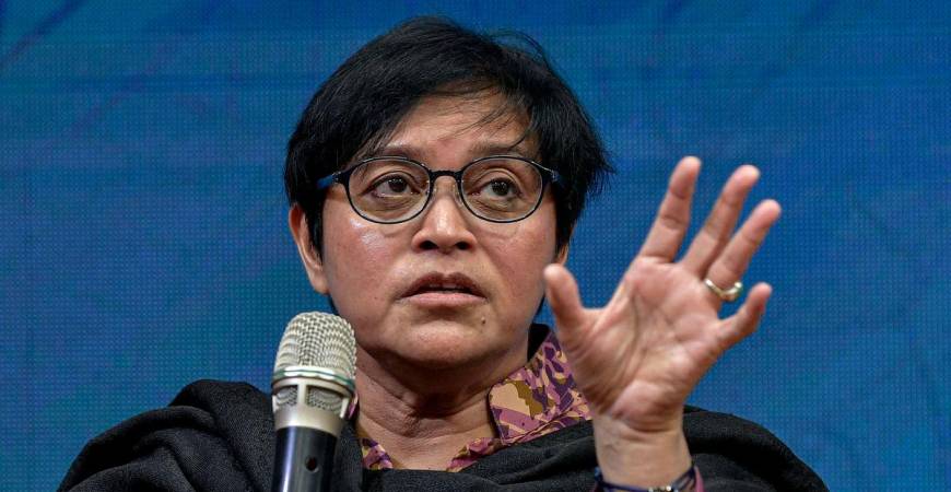 Menteri di Jabatan Perdana Menteri (Undang Undang dan Reformasi institusi) Datuk Seri Azalina Othman Said semasa sesi soal jawab pada Sesi Town Hall dan Majlis Peluncuran AI Legal Justice Roadmap 2025-2026 dan Peta Reformasi Institusi (PetaRI) di Fakulti Undang-Undang, Universiti Malaya hari ini. - fotoBERNAMA