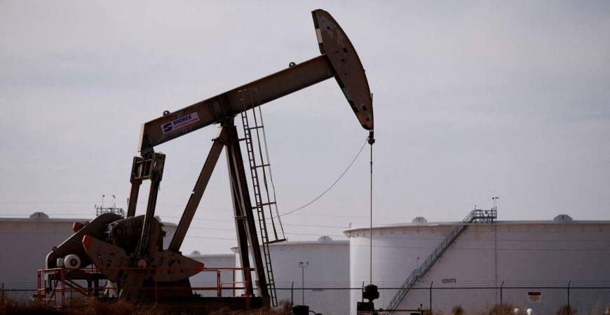 FILE PHOTO: A pump jack operates near a crude oil reserve in the Permian Basin oil field near Midland, Texas, U.S. February 18, 2025. REUTERS/Eli Hartman/File Photo