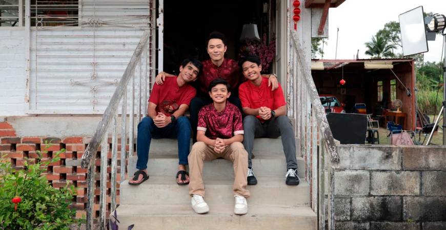 Rafei (Idan), Rahman (Umar), Rasyid (Merah) and Uncle Mike (Teh) form an unlikely yet unbreakable family. - ALL PICS FROM PR