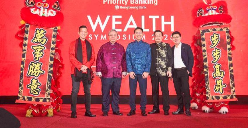 Left to right: Jason Liew 刘益基, Head of Wealth Products &amp; Specialists, Regional Wealth Management, Hong Leong Bank, Hor Kwok Wai 何国维, Managing Director of Global Markets, Hong Leong Bank, Jeffrey Yap 叶子渝, Head of Regional Wealth Management, Hong Leong Bank, Kenneth Lai 赖树平, Head of Personal Financial Services &amp; Wealth Management, Hong Leong Bank Singapore, Tay Choon Wei 郑春伟, Head of Wealth Distribution, Regional Wealth Management, Hong Leong Bank Singapore. Image provided by Hong Leong Bank