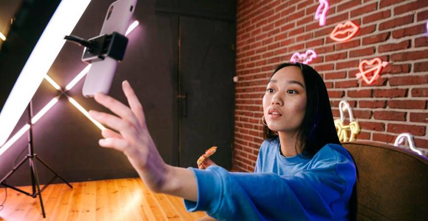 In a heartbeat, digital content can go viral, and audiences often react emotionally and instinctively. – PEXELSPIC