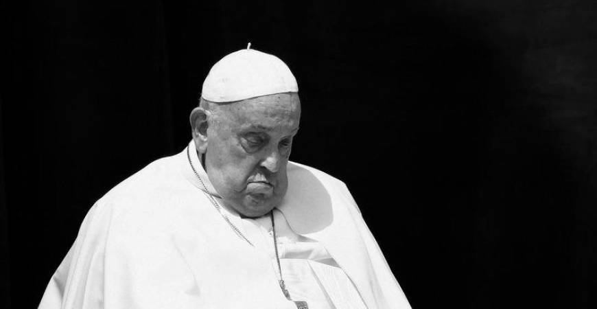 Pope Francis appears on a balcony, on the day of the “Urbi et Orbi” (to the city and to the world) message at St. Peter’s Square, on Easter Sunday, in the Vatican, April 20, 2025. REUTERS/Yara Nardi