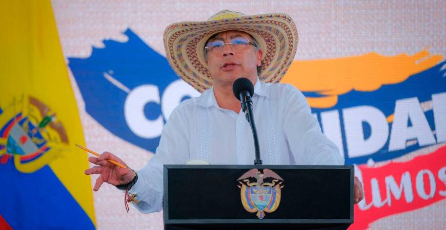 This handout picture released by the Colombian Presidency Press Office shows Colombia’s President Gustavo Petro announcing the start of ‘talks’ abroad with the ‘Clan del Golfo’. AFP PHOTO / COLOMBIAN PRESIDENCY / HANDOUT