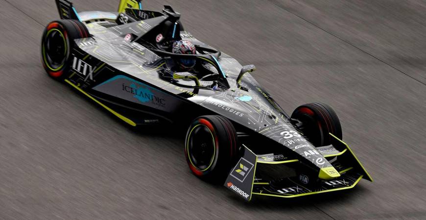 FILE PHOTO: Jun 30, 2024; Portland, Oregon, USA; Dan Ticktum (33) of ERT Formula E Team races in the qualifying rounds of the 2024 Hankook Portland E-Prix at Portland International Raceway. Mandatory Credit: Lydia Ely-USA TODAY Sports/File Photo