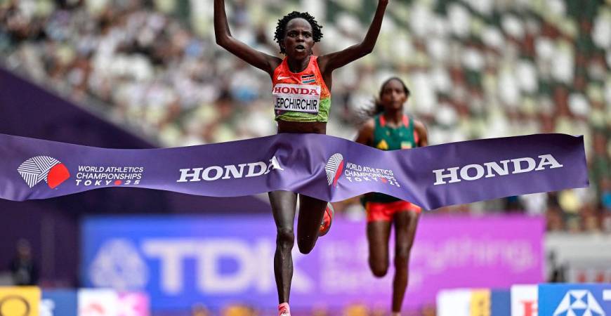 Kenya’s athlete Peres Jepchirchir crosses the finish line to win the women’s marathon final during the World Athletics Championships in Tokyo on September 14, 2025. - Jewel SAMAD / AFP