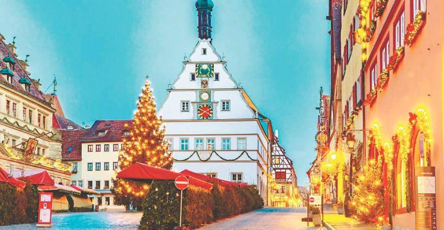 Christmas in Rothenburg is like something from a fantasy book. – CHRISTMASMARKETSINEUROPEPIC