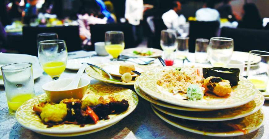 Malaysians waste over 17,000 tonnes of food daily. Nearly 4,000 tonnes of that is still edible. – SYED AZAHAR SYED