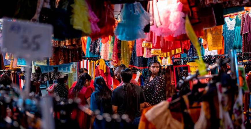 Gambar Hiasan Sahaja: Deepavali Bazaar - BERNAMA
