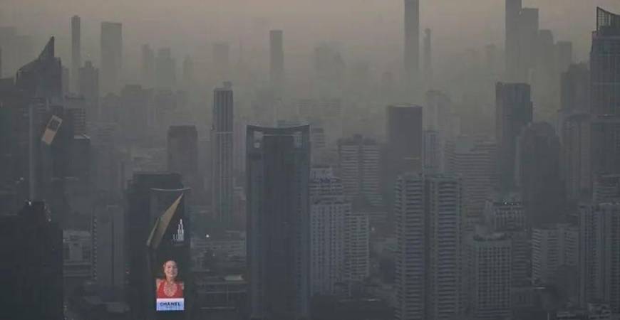 Nearly 200 schools in Bangkok are closed because of air pollution (Lillian SUWANRUMPHA) (Lillian SUWANRUMPHA/AFP/AFP)