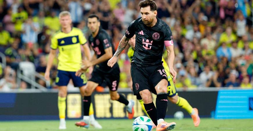 Lionel Messi #10 of Inter Miami CF scores the team’s second goal from the penalty spot during the MLS match between Nashville SC and Inter Miami CF at GEODIS Park on October 18, 2025 in Nashville, Tennessee. - Johnnie Izquierdo / GETTY IMAGES NORTH AMERICA / AFP