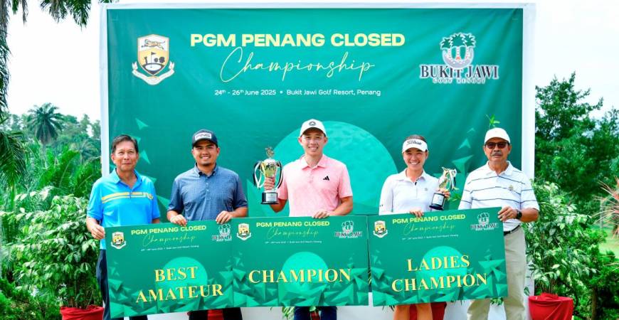 (From left to right) Mr Khor Kim Tong, General Manager of Bukit Jawi Golf Resort, Zia Iqmal, Best Amateur, Ben Leong, Champion, Genevieve Ling, Ladies Champion and En Nik Mustapha, General Manager of Professional Golf of Malaysia
