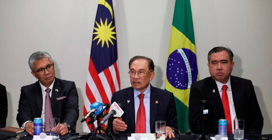 Perdana Menteri Datuk Seri Anwar Ibrahim pada sidang media selepas menghadiri Sidang Kemuncak Pemimpin BRICS di sini hari ini. - Bernama