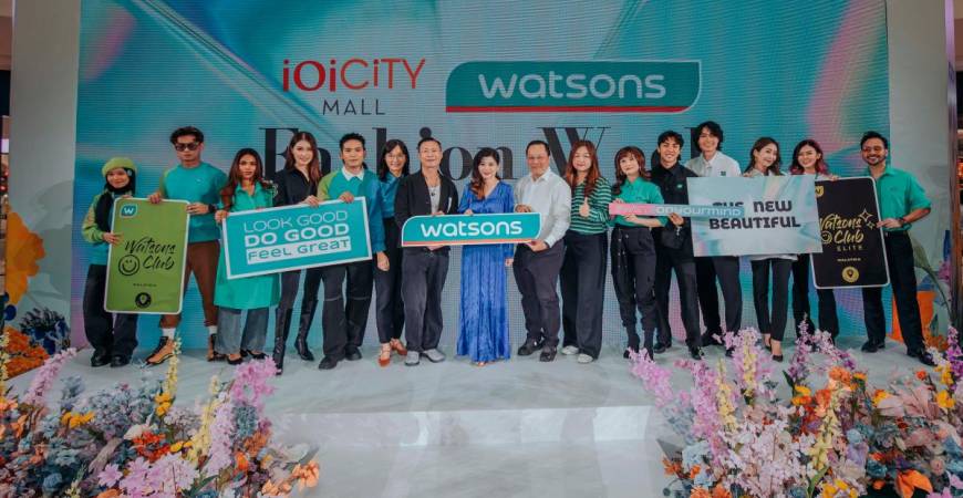 Watsons Malaysia unveils its refreshed brand identity and new team uniforms during the IOI City Mall Fashion Week 2025.
