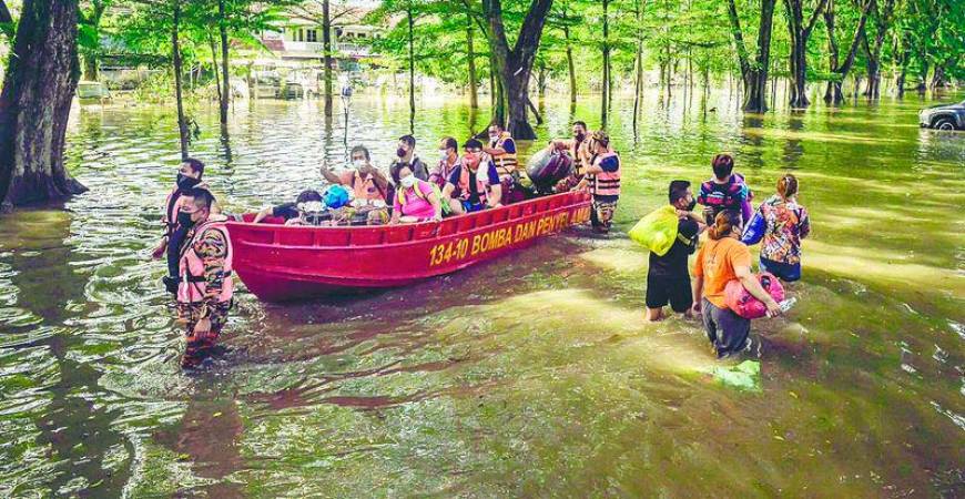 Malaysia has been consistently ill-prepared for floods, resulting in hundreds of millions in losses each year. – ADIB RAWI YAHYA/SUNPIC