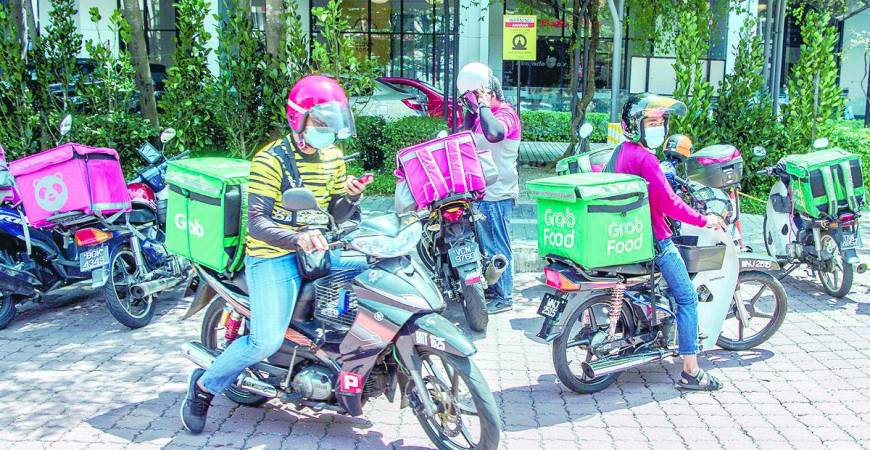 The Gig Workers Bill provides long-term financial protection for millions of gig workers, ensuring they are not left behind in Malaysia’s evolving labour market. – BERNAMAPIX