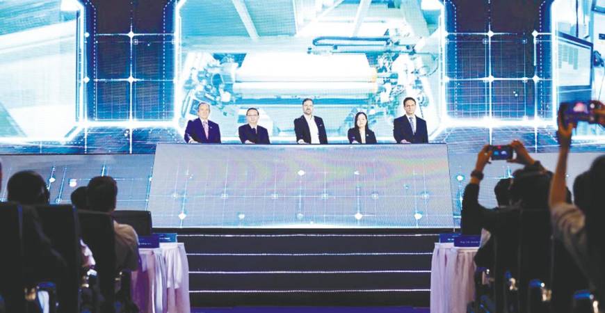 At the launch of Tetra Pak Binh Duong are, from left, Orive, Ho Chi Minh City People's Committee vice-chairman Bui Minh Thanh, Nordic Chamber of Commerce chairperson Thue Quist Thomasen, Tetra Pak Vietnam managing director Giang Nguyen and Tetra Pak Binh Duong factory director Dilip Bhave.