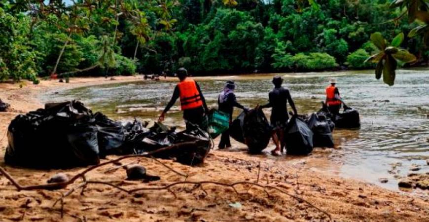 While the Blue Economy presents a promising approach to sustainable development, Malaysia must address significant governance challenges, policy gaps and emerging threats to ensure its success. – SUNPIC