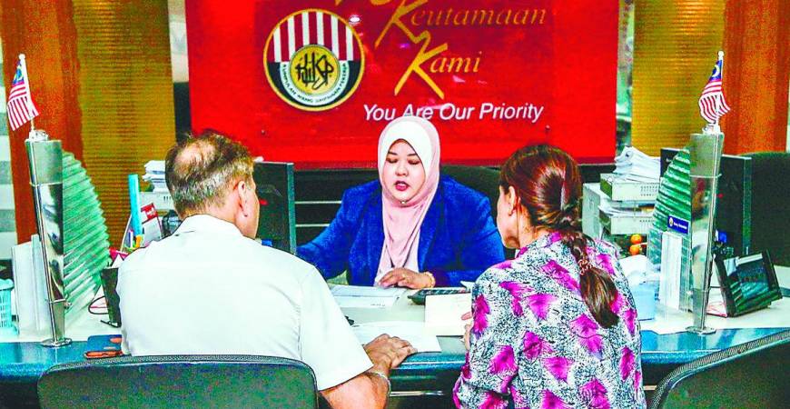 Most senior citizens lack pensions or EPF savings, especially those who have spent their lives in informal or gig work. – SUNPIC