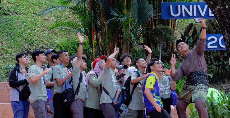 Mariam proposes embedding anti-extremism modules into the national curriculum, strengthening core religious subjects and equipping counsellors and lecturers to recognise ideological red flags. – Adib Rawi Yahya/theSun