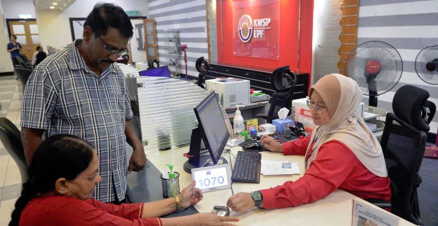 The MCA said contributors must retain freedom to choose between lump sum withdrawals and monthly disbursements. – Masry Che Ani/theSun