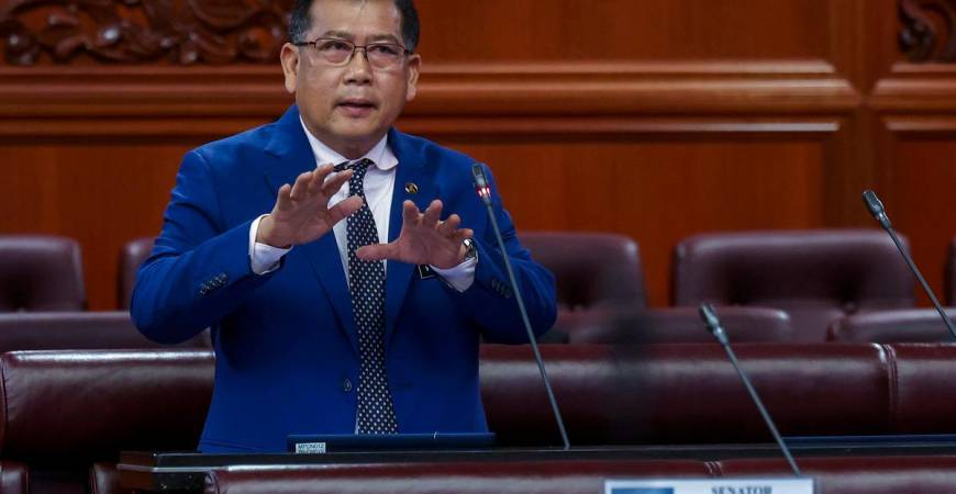 imbalan Menteri Digital Datuk Wilson Ugak Kumbong. - fotoBERNAMA