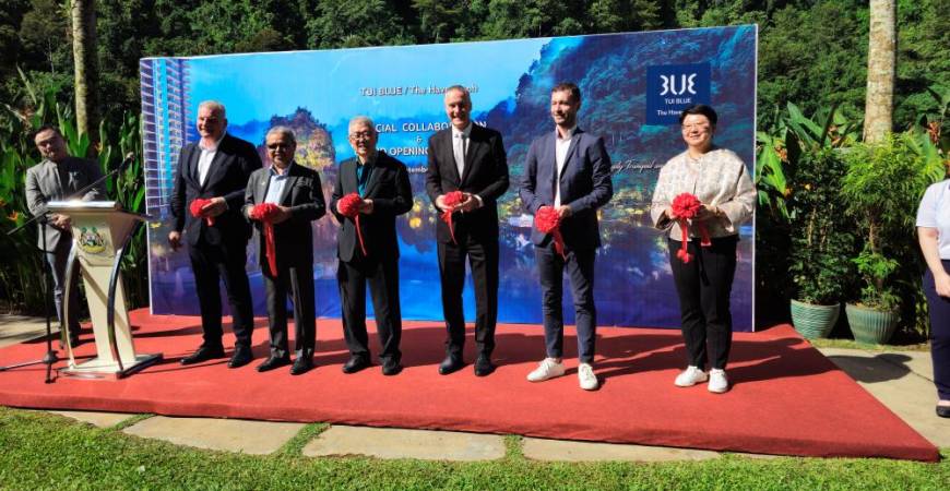 Chan (third from left) and Rumaizi (second from left) at the event to mark the collaboration between The Haven Resort and Tui Blue.