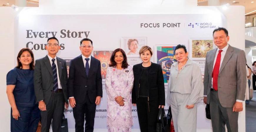From left: Datin Nancy S.Y. Sim Lim, Datuk Dr Ken Phua, Liaw, Datuk Seri Suriani, Datin Joyce Goh, Prof Madya Dr Haliza Abdul Mutalib and Ismail Abd Halim.