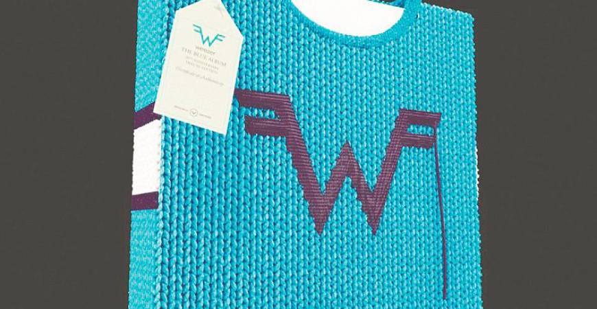 The special limited edition featuring a signed sweater sold out in minutes. – ALL PICS BY WEEZER.COM