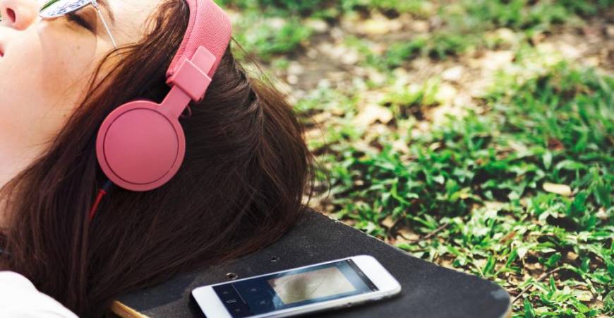 Spending just a few minutes a day on these apps can bring profound change to your general mood. – ALL PICS FROM FREEPIK