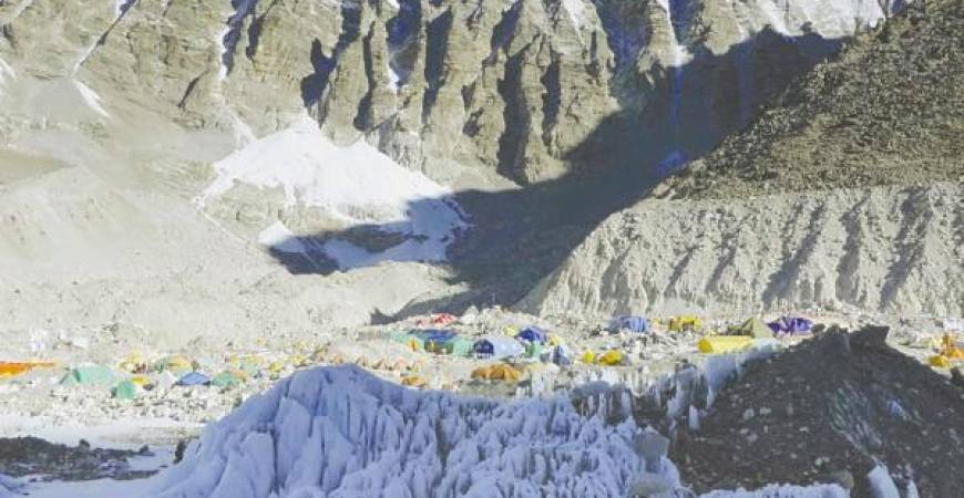 Climate change unveils Everest’s fallen, with teams braving risks to retrieve bodies of mountaineers to prevent it from turning into a graveyard. – AFPpix