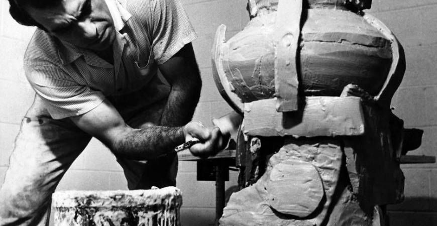 Peter Voulkos working on an untitled piece in Glendale studio, 1956. – VOULKOS &amp; CO. CATALOGUE PROJECT.