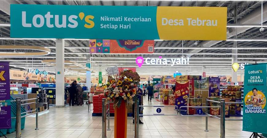 The entrance of Lotus’s refurbished Desa Tebrau outlet.