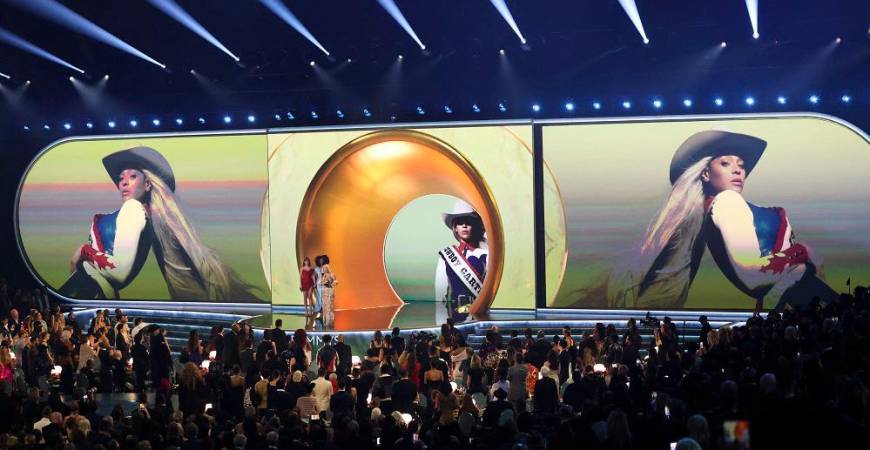 Beyonce’s win makes her the fourth black woman to have won the prestigious award. – PICS BY REUTERS