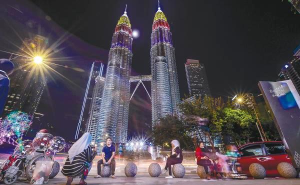 The Petronas Twin Towers, with its majestic structure, has made it a global landmark, attracting tourists, investors and locals alike.–theSunpix