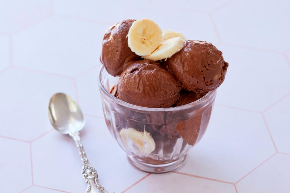 Nutella and banana slices. – BIGGER BOLDER BAKING $!Nutella and banana slices. – BIGGER BOLDER BAKING