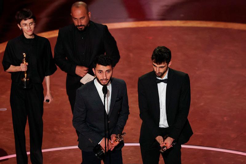 $!Adra (left) and Abraham wins the Oscar for Best Documentary Feature Film for No Other Land.