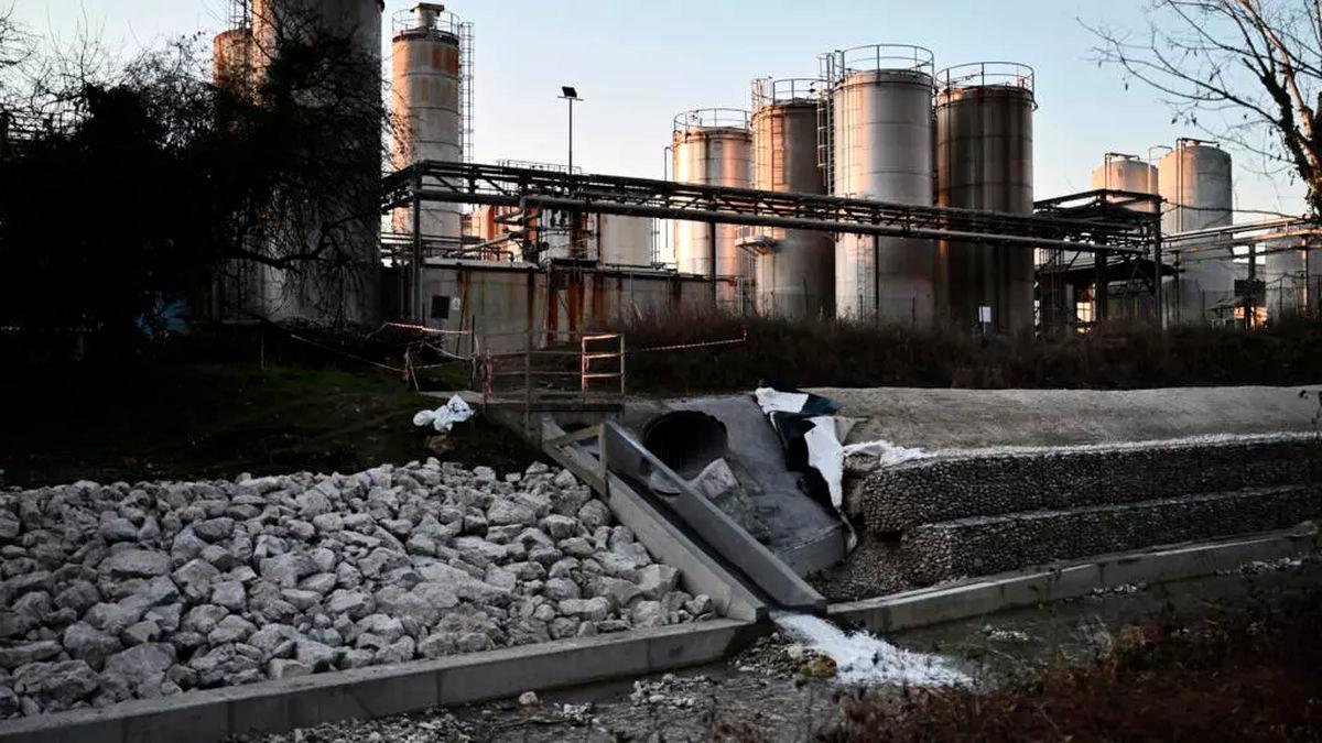 The now-shuttered Miteni factory is accused of knowingly contaminating the water of hundreds of thousands of people in northern Italy © Marco BERTORELLO / AFP