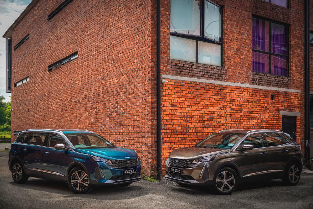 Peugeot 5008 (left) and 3008