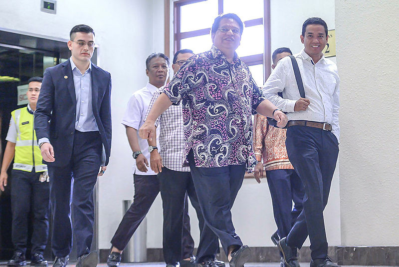 former Federal Territories Minister Datuk Seri Tengku Adnan Tengku Mansor arriving at the Duta Court complexs on Dec 12, 2018. — Sunpix by Adib Rawi Yahya
