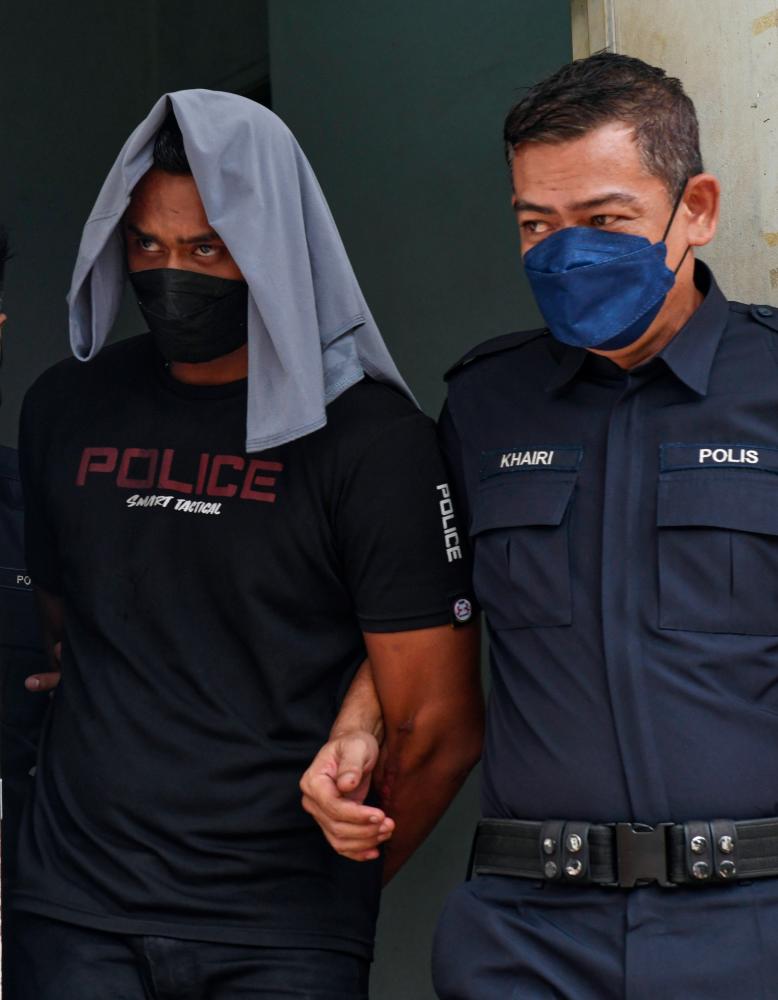 Abdul Jamal Ahmad, 23, didakwa di Mahkamah Majistret hari ini atas pertuduhan membunuh teman wanitanya dalam kejadian awal bulan ini. BERNAMApix