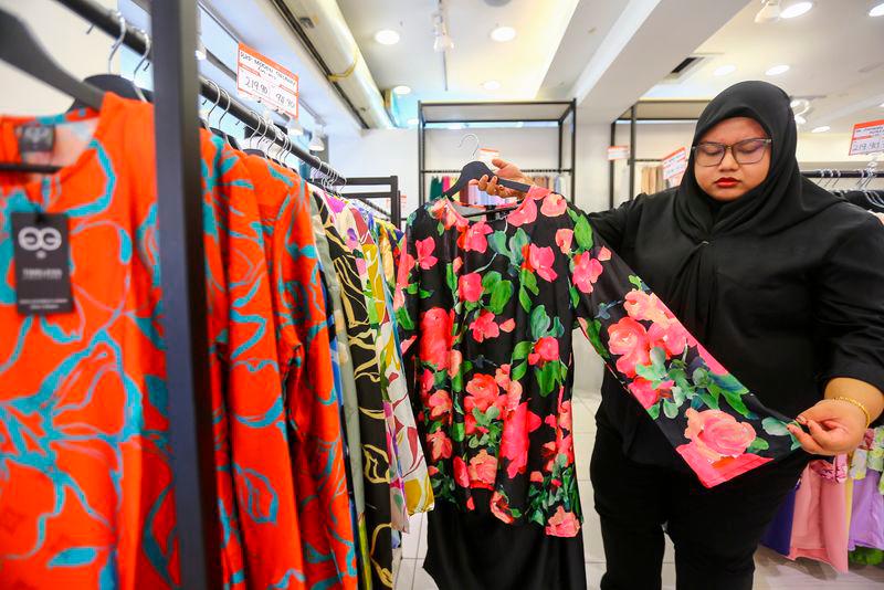 Aelias said customer feedback plays a crucial role in Adnaa’s design evolution and plus-size shoppers often express the need for better-fitting, more stylish options. – ADAM AMIR HAMZAH/THESUN