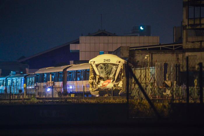 $!The two LRT trains involved in Monday’s collision have been removed from the crash site earlier than expected. Transport Minister Datuk Seri Wee Ka Siong said in a statement that Train 40 reached the Subang depot at 3.45am while Train 81 arrived at the Gombak tail track at 4.51am. – ADIB RAWI YAHYA /THESUN