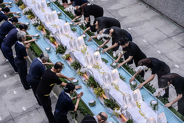 Volunteers participating in the Tzu Chi Foundation Malaysia’s celebration of ‘Mother’s Day, Wesak Day and Global Tzu Chi’s Day’ at Kuala Lumpur Tzu Chi Jing-Si hall. — Sunpix by Adib Rawi Yahya
