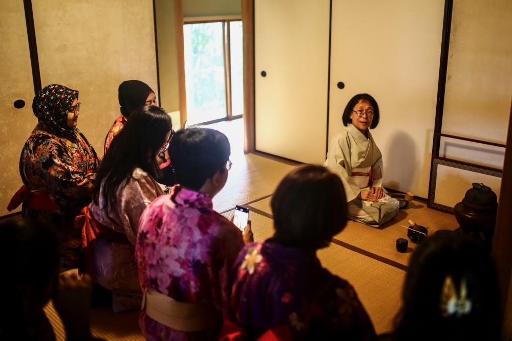 $!Visitors can also participate in a traditional tea ceremony.