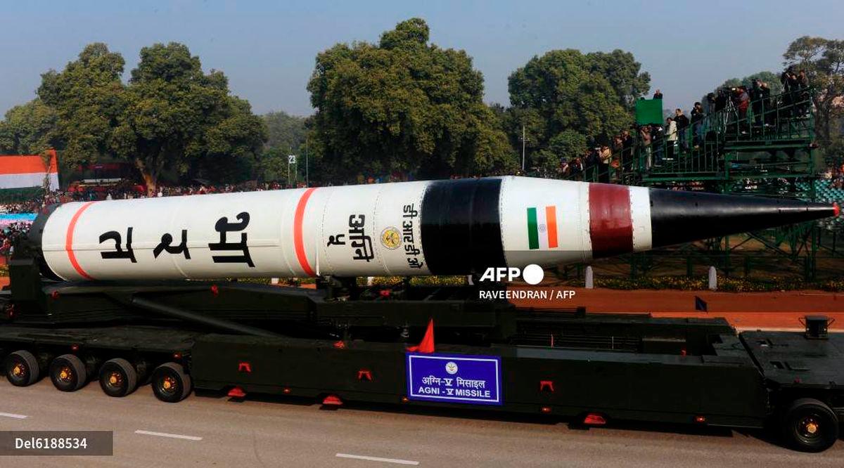 India's Agni 5 Missile is displayed during the final full dress rehearsal for the Indian Republic Day parade in New Delhi on January 23, 2013. - AFP