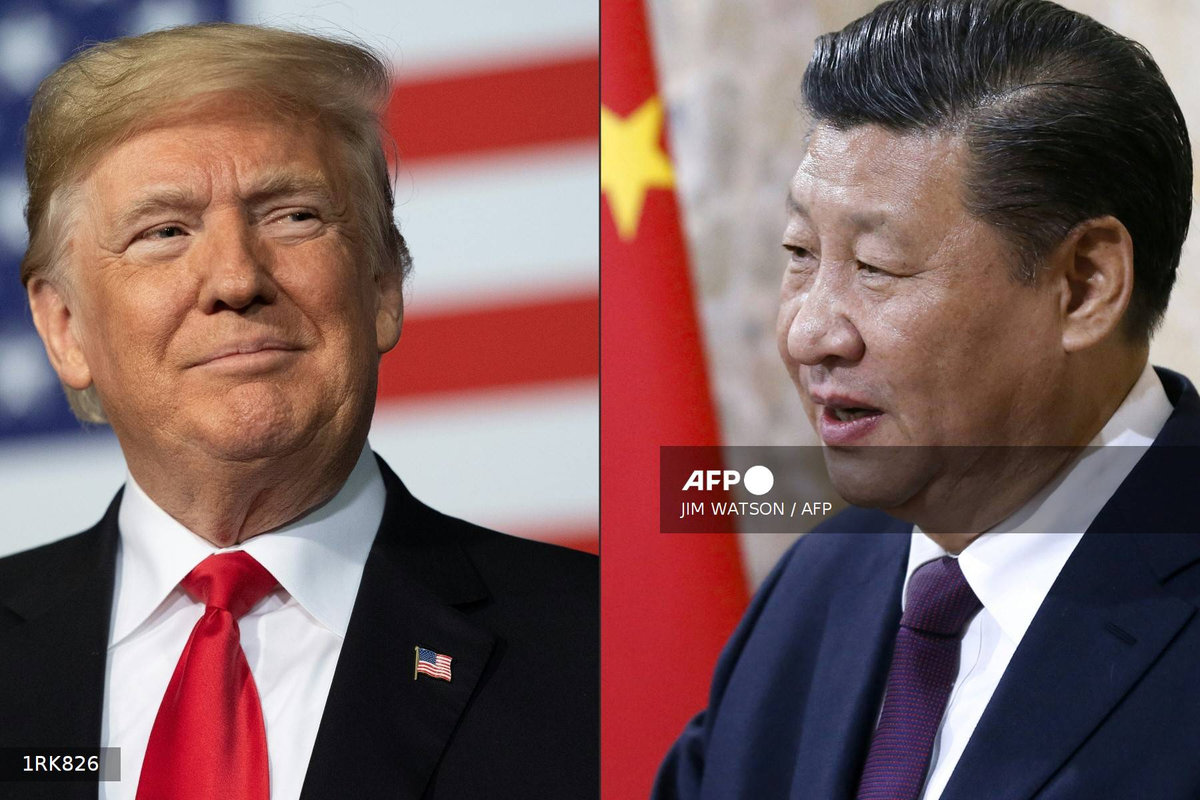 (COMBO) This combination of pictures created on May 14, 2020 shows recent portraits of China's President Xi Jinping (R) and US President Donald Trump. - AFP