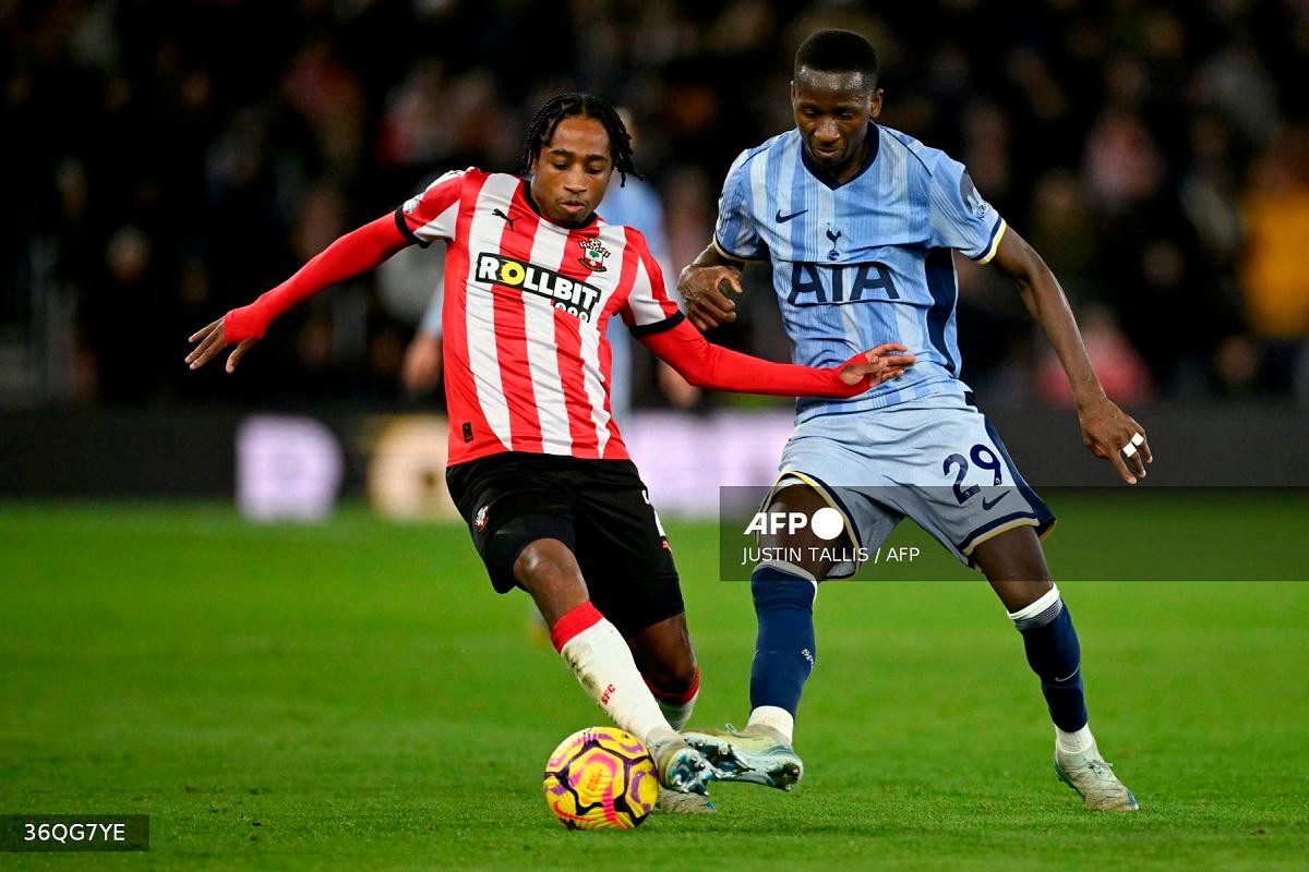 Southampton’s English defender Kyle Walker-Peters. - JUSTIN TALLIS / AFP