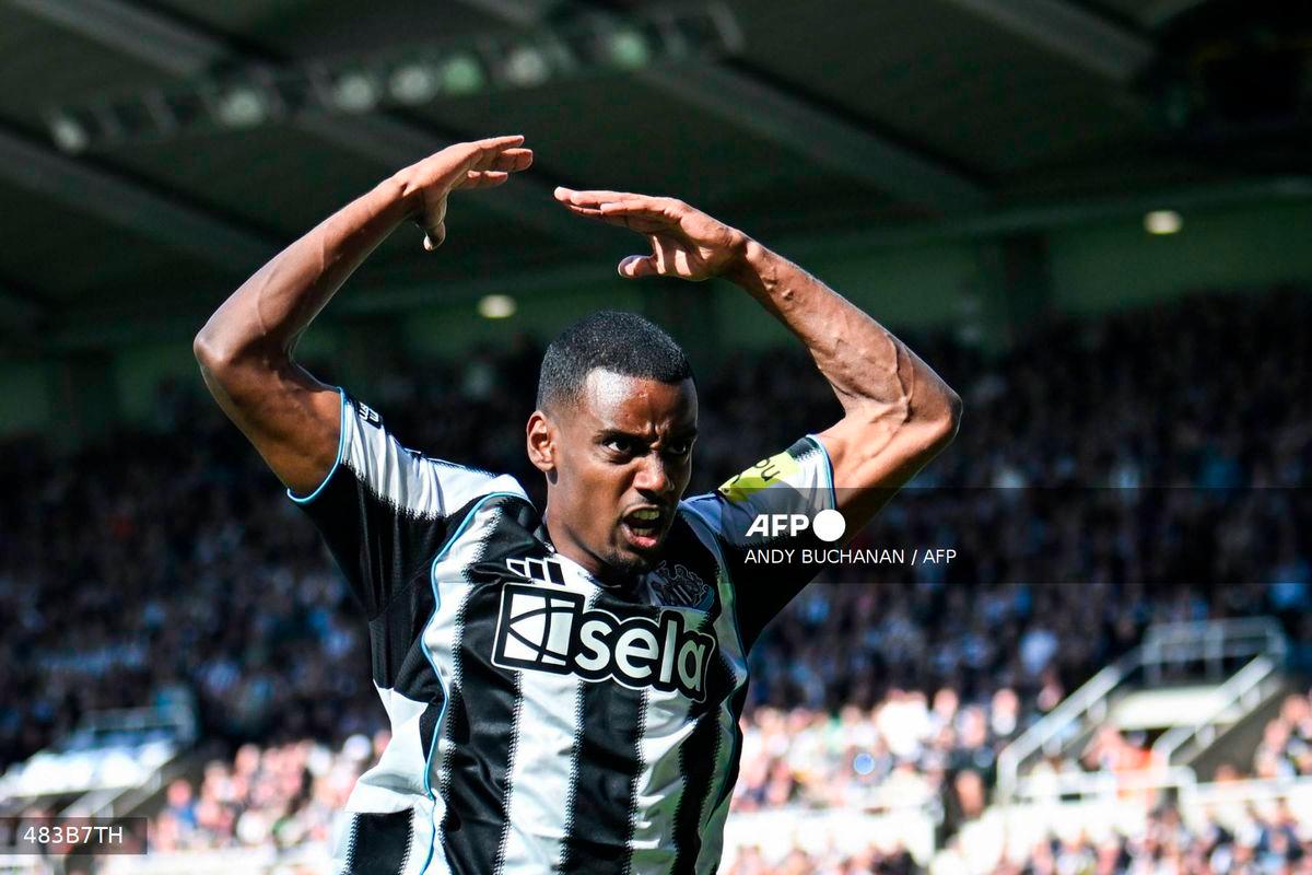 Newcastle United's Swedish striker #14 Alexander Isak reacts after a missed chance during the English Premier League football match between Newcastle United and Everton at St James' Park in Newcastle-upon-Tyne, north east England on May 25, 2025. - AFP